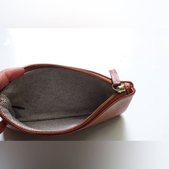 Dooney & Bourke Pebble Grain Zip Clutch/hand Bag - Picture 3 of 10